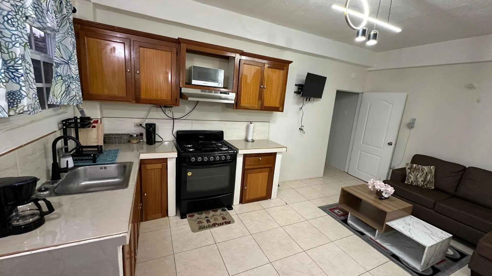 Cozy One Bedroom Apartment Garden Side Lambeau